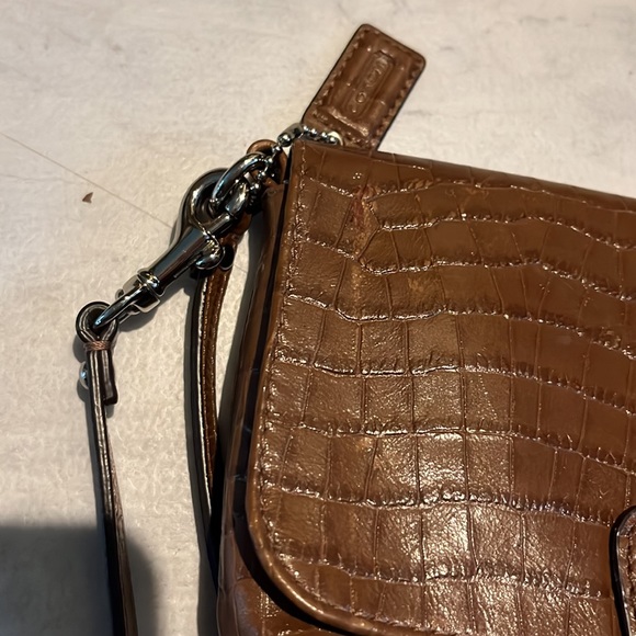 Coach EUC  Ashley Wristlet  Croc pattern Leather    Silvertone     no callouts - Picture 4 of 9